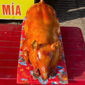 Heo quay nguyên con 10 kg trở lên